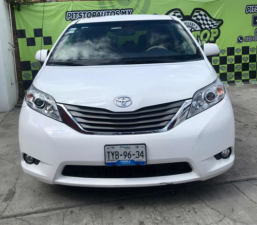 Imagen 2 de 13 de Toyota Sienna 2014 3.5 Xle Mt