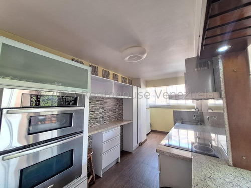 Precio De Oportunidad Moderno Y Amplio Apartamento 24-8019