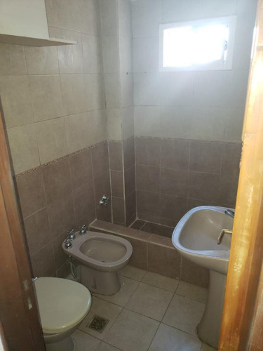Imagen 2 de 12 de Departamento De 3 Ambientes En Venta En Castelar Norte