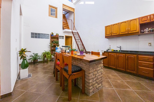Imagen 1 de 23 de Oportunidad! Venta Casa En La Comercial - 3 Dormitorios - 2 Baños - Cómoda, Iluminada Y Segura!