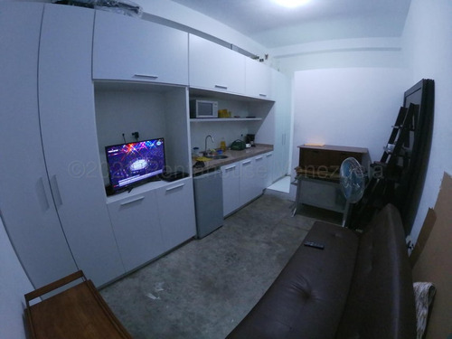 Apartamento Dúplex Remodelado 475 M² 5h, 5b, 4p, Vistavila Con Piscina En Venta En Los Palos Grandes Avenida 3era. Caracas