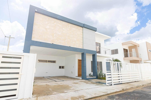 Casa Exclusiva En Venta En La Romana Residencial Don Juan 2