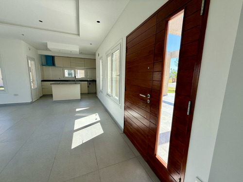 Casa En Una Planta En Venta En Barrio Privado San Felipe, Canning. Oportunidad!!!