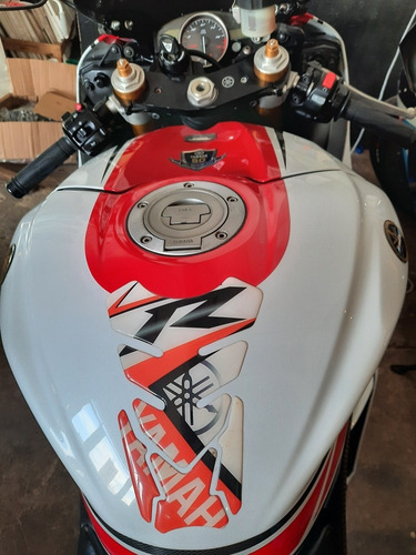 Yamaha R6