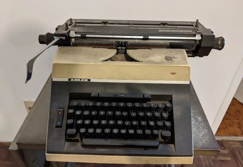 Máquina De Escribir Adler