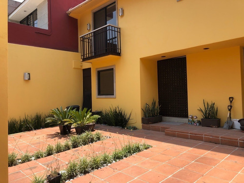 Imagen 2 de 22 de Casa En Venta En Exclusiva Cerrada