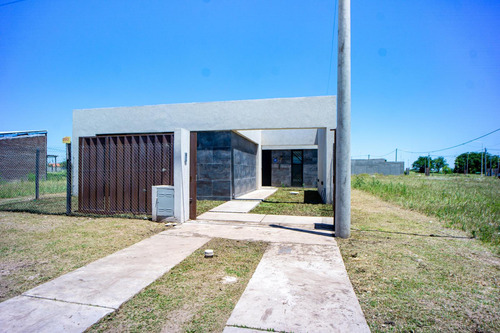 Casa En Alvear
