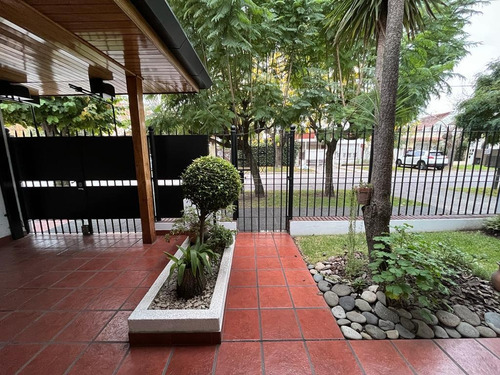 Imagen 5 de 26 de Casa En Venta En Excelente Estado En Burzaco