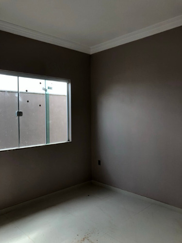 Imagem 8 de 17 de Ótima Casa Linear, De 03 Quartos, Sendo 01 Suíte, Sala Ampla Em Dois Ambientes, 01 Banheiro Social, Cozinha, Área De Serviço, E 02 Vagas De Garagens. - 863 - 69399334