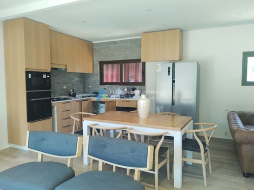 Casa En Venta De 3 Dorm. Con Acceso Al Lago En Frutillar