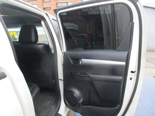 Toyota Hilux Srv Doblecabina 4x4 2800cc At Aa