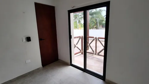 Casa En Venta Merida, Playa Chabihau De 1 Planta Frente Al Mar, Entrega Inmediata.