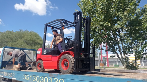 Imagen 10 de 12 de Autoelevador Jmv Cpcd 2500kg Con Desplazador Lateral Nuevo