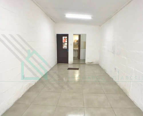 Local Comercial , Ideal Para Kiosco O Almacen