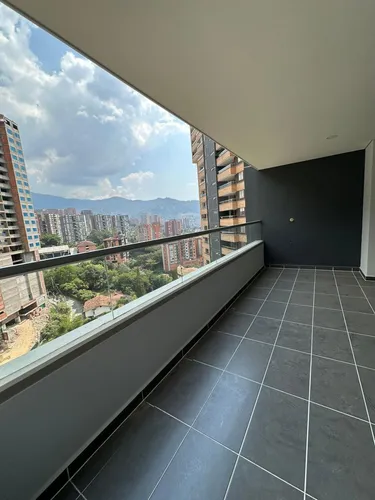 Apartamento En Venta En Loma Los Mesa. Cod V10323