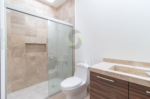Imagen 2 de 15 de Casa En Lomas De Juriquilla Con Terraza Techada