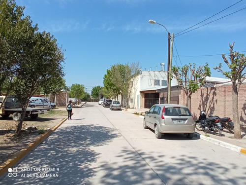 Galpón Y Departamento En Cura Brochero