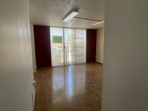 Casa En Venta En Col. Las Reynas, Irapuato, Gto.