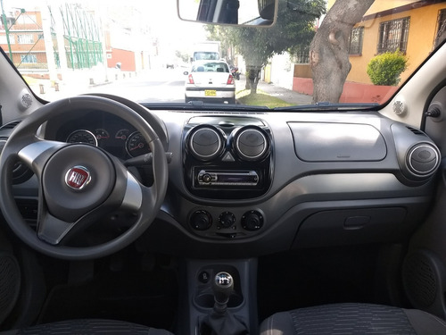 Fiat Palio Attractive 2013, 61000 Kilómetros, Color Negro
