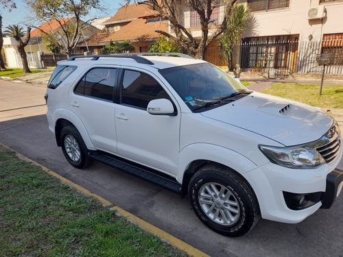 Imagen 3 de 14 de Toyota Sw4 2014 3.0 Srv 171cv 4x4