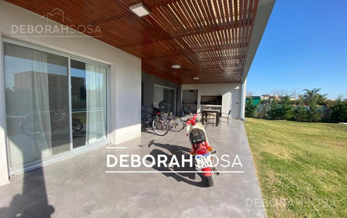 Imagen 13 de 16 de Hermosa Casa En Lote Interno - El Cantón