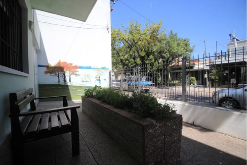 Cómoda Casa En Pleno Centro, Ciudad De Paysandú