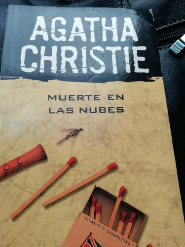 Libro Muerte En Las Nubes Agatha Christie Usado