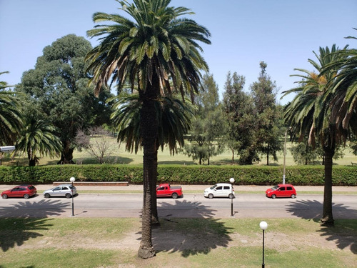 Imagen 1 de 22 de Frente Al Club De Golf, 180m2, 3 Dormitorios, 4 Baños, Servicio Completo, Garaje X2