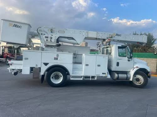 Grua Canastilla Altec De 17m Montada En Chasis Freightline