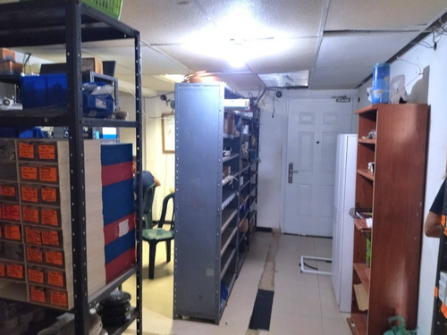 Imagen 2 de 4 de Local Con Fachada Comercial En Alquiler En San Francisco Calle 158 Api 2816