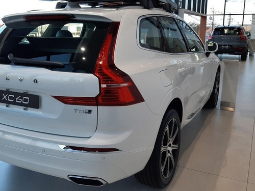 Volvo Xc60 2.0 T8 Hybrid Momentum Awd Geartronic 2020/2021
