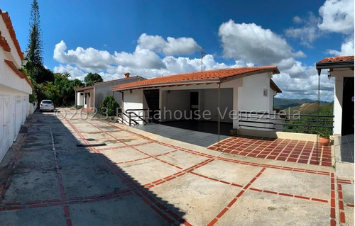 Excelente Casa Dúplex En Venta La Suiza San Antonio De Los Altos Caracas 23-32390