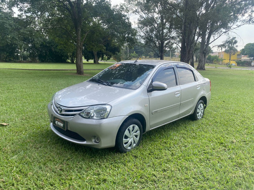 Toyota Etios Sedán 1.5 16V 4P FLEX XS AUTOMÁTICO