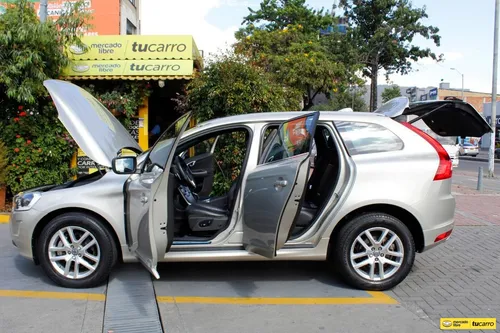 Volvo XC60 2.0 T5 Momentum