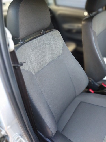 Volkswagen Voyage Particular 1.6 Comfortline 101cv 2010