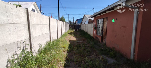 Casa En Venta De 2 D, 1 B, Amplio Patio, En Villa Alegre