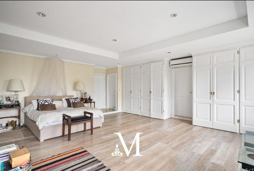 Casa En Venta- Belgrano-zona Embajadas- Pileta Y 3 Cocheras