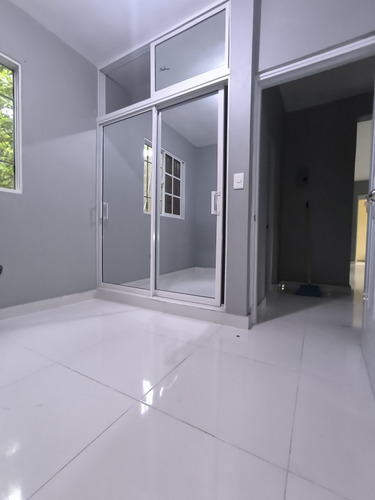 Apartamento De 2 Habitaciones Un Baño Sala Cocina Comedor