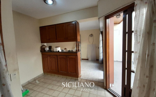 Reservado - Casa - Boedo - 4 Amb C/garage, Patio, Balcón, Quincho Y Parrilla S/lote Propio. - 218m²
