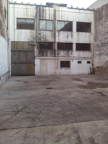 Imagen 9 de 20 de Local En Caseros 1717, Muy Vistoso, Casi 700 M2. Mixtura 4 Venta Con Renta