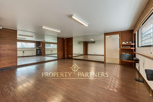 Exclusivo Penthouse En Los Dominicos Antiguos.