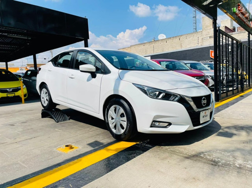 Imagen 3 de 8 de Nissan Versa Sense Blanco 2020