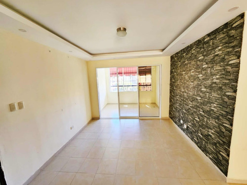 Apartamento En Venta En La Jacobo Majluta 4to Piso