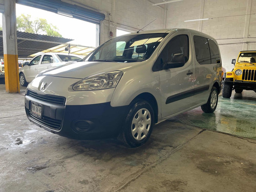 Imagen 1 de 14 de Peugeot Partner Tepee 2015 1.6 Outdoor 7 Pas. Mt