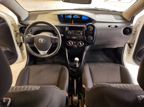 Imagem 4 de 10 de Toyota Etios X 2017