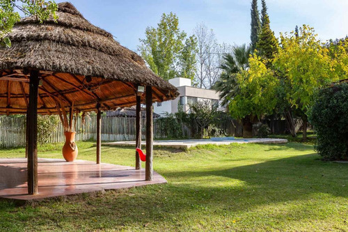 Casa 3 Dorm. En Venta Luján Gran Parquizado Pileta