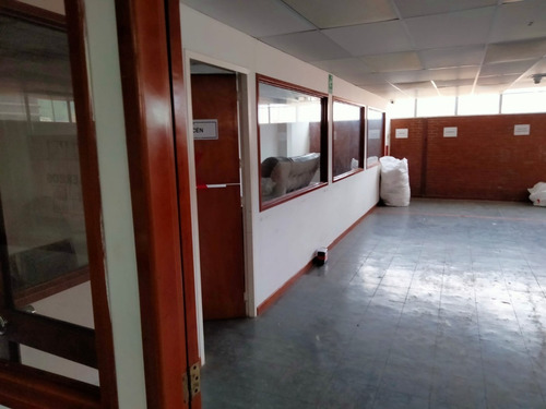 Imagen 7 de 12 de #1613 Local 800m2 California Norte.