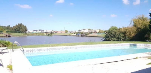 Imagen 9 de 30 de Casa De Categoria En Venta Sobre Dos Lotes Con Amplia Vista Al Rio En Santa Catalina!