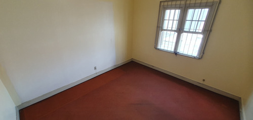 Casa P/ Alugar Na Lapa - Próximo A Estação De Trem - 3x Quartos - 2x Vagas Garagem
