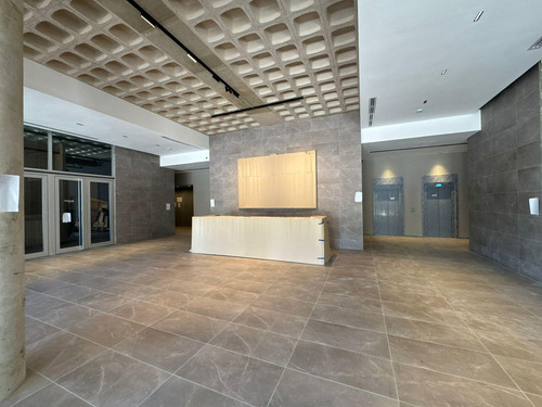 Parque Empresarial Aeropuerto. Oficinas En Alquiler De 50 M2 Y 60 M2. A Estrenar!